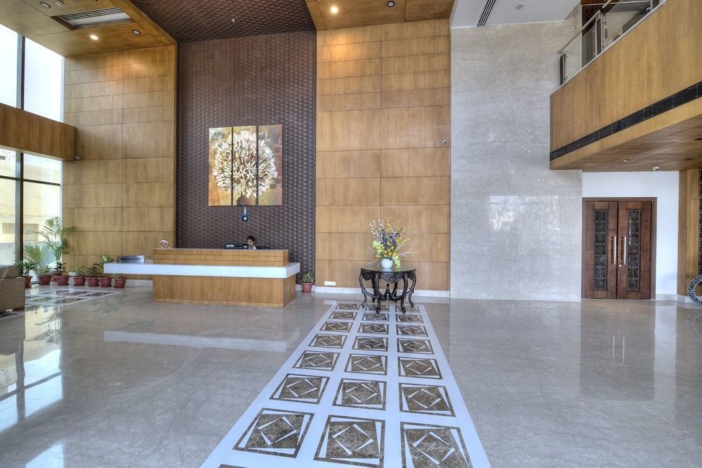 Hotel Delite Grand Faridabad Bagian luar foto