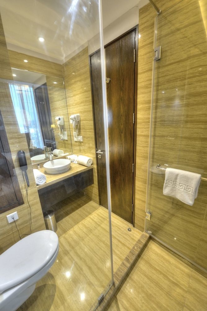 Hotel Delite Grand Faridabad Bagian luar foto