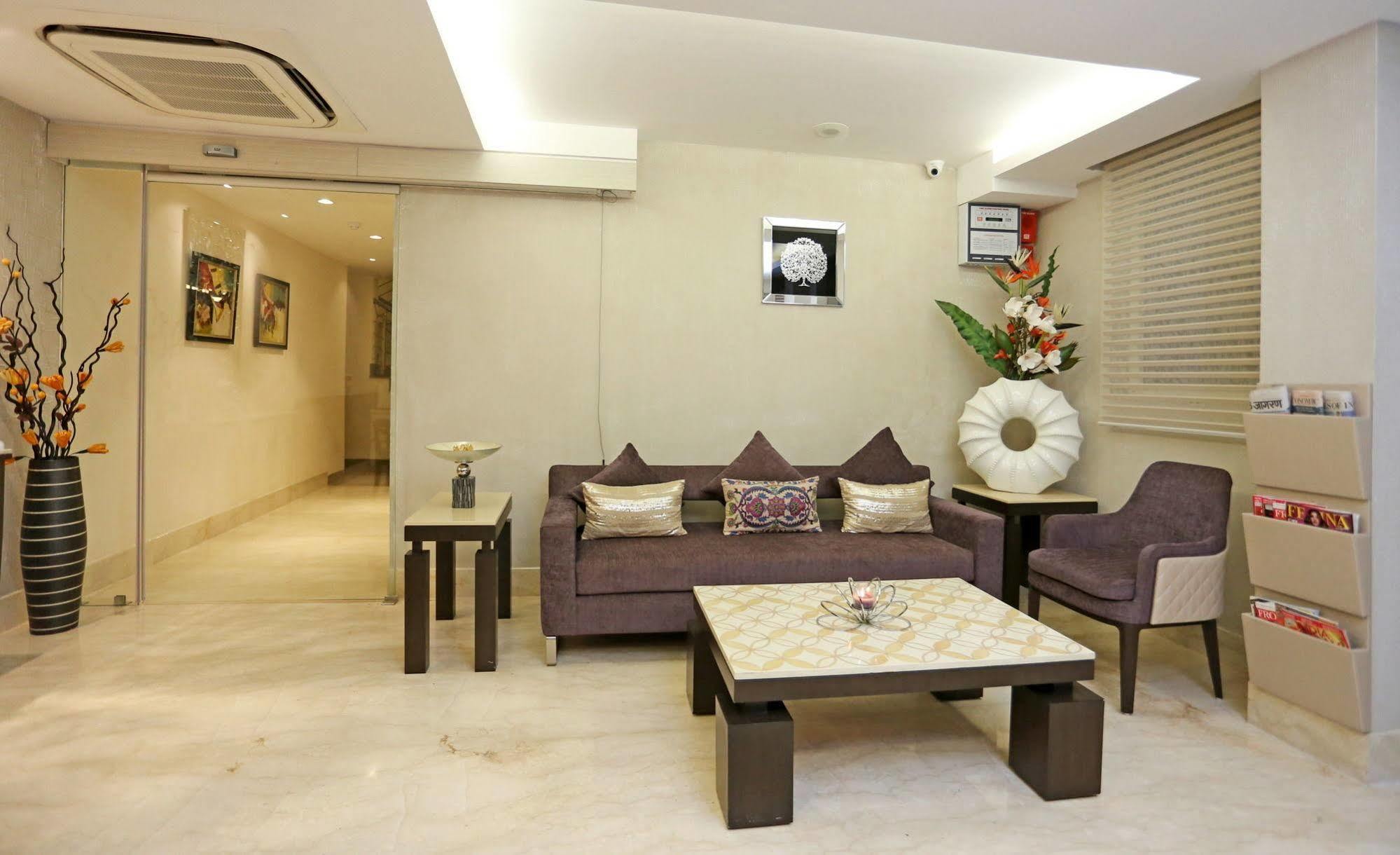 Hotel Delite Grand Faridabad Bagian luar foto