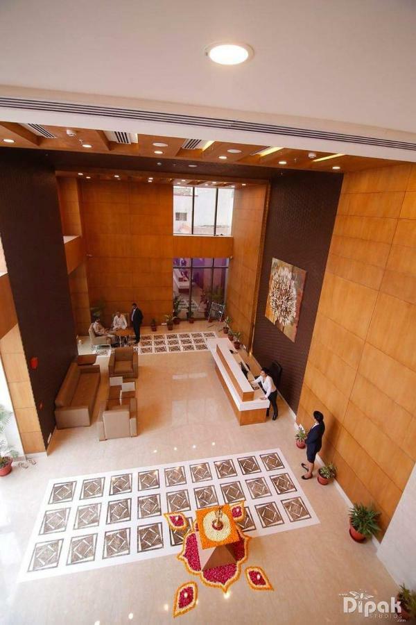 Hotel Delite Grand Faridabad Bagian luar foto